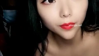 老年夫妇在高清视频中探索他们的性欲