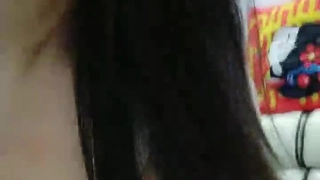 小蘿莉MM顏值不錯長相甜美妹子自慰，脫掉內褲近距離張開雙腿自摸誘惑
