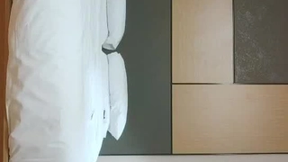 嫖妓偷拍达人酒店约嫖美乳白领小姐姐上位骑屌慢摇