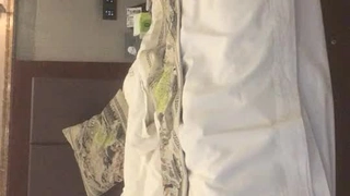 【熟女探花】两个小伙第一炮3P，风骚美人妻