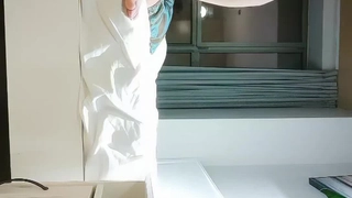 周末约情人来家里玩，逼逼一摸湿的拉丝