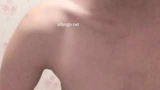绝对极品！爆炸身材美乳！双马尾眼镜美少女，两个柔软大奶子，掰开紧致粉穴，抖奶诱惑简直尤物